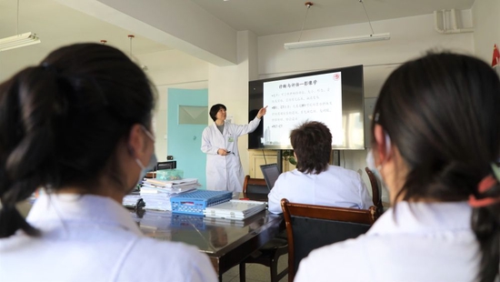 ��������ĸ�����ҽԺ����רҵ������ҽʦ����������������ҽԺ�����Ƶ�ҽ��������ѵ��2021��1��15���㣩���»������ ��� ��