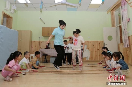 ����ͼ����ʦ���캢�����ڽ�������Ϸ����������� ��Զ ��